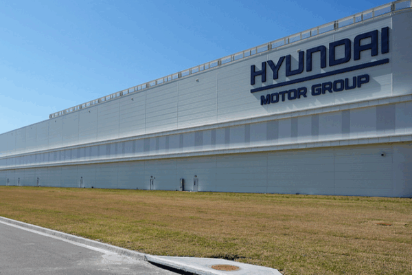 Hyundai U.S. Plant Halts Work After ICE Raid Detains 450 Workers πβ‘ Hyundai U.S. Plant Halts Work After ICE Raid Detains 450 Workers πβ‘