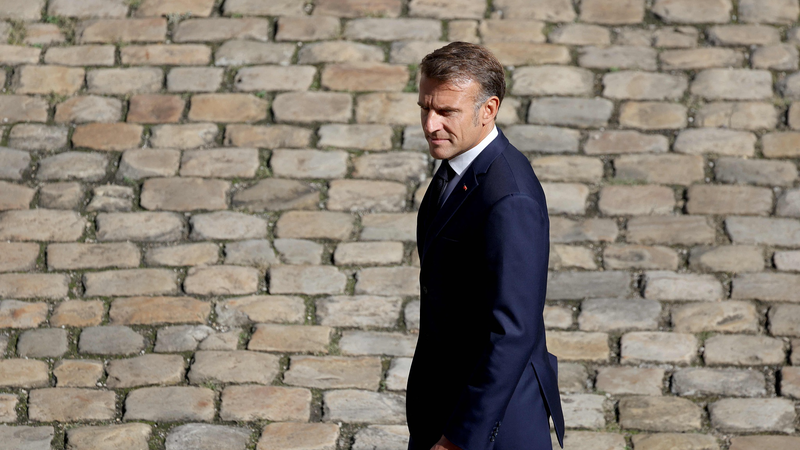 B9L3F8U6O5IO32NGHLB6 - 🌍NewspaperAmigo – Your Global News Buddy 🗞️ Macron’s PM Hunt Begins as French Government Collapses 🏛️🇫🇷