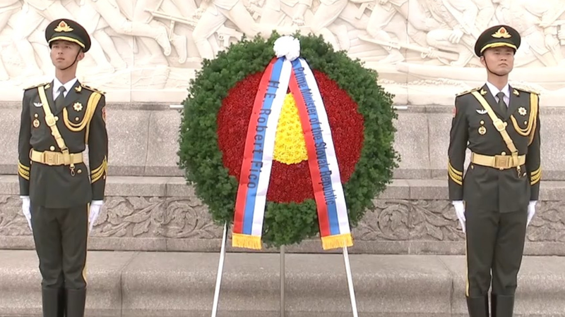 BGUIFHW0HH2NXTATHLVT - 🌍NewspaperAmigo – Your Global News Buddy 🗞️ Slovak PM Honors Chinese Heroes in Beijing Ceremony 🇸🇰🇨🇳 video poster