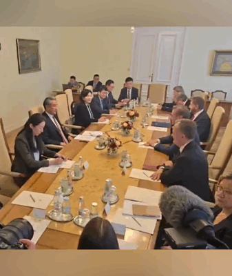 Slovenia & China Strengthen Ties in High-Level Talks ππ€ Slovenia & China Strengthen Ties in High-Level Talks ππ€ video poster