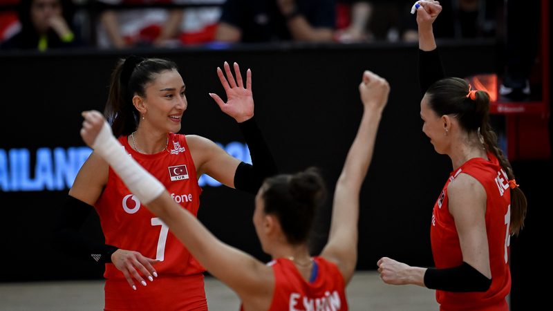 COCE6OHXK3E68S3XEU6I - 🌍NewspaperAmigo – Your Global News Buddy 🗞️ Türkiye Makes History with First-Ever FIVB Semis Spot 🏐🔥