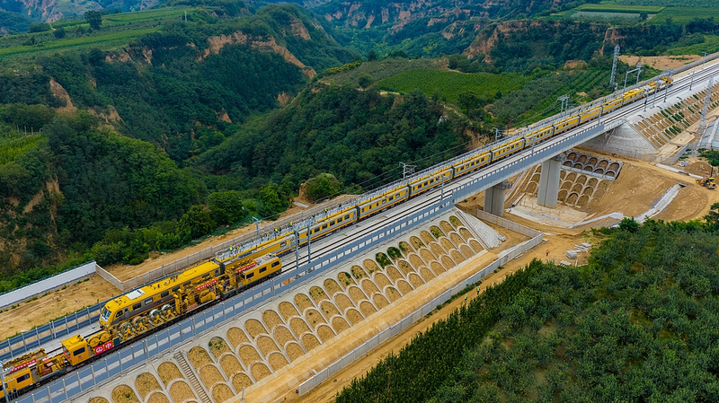 DHQZ0Q4HIDQMGJ1RYE55 - 🌍NewspaperAmigo – Your Global News Buddy 🗞️ 🚄 China's Revolutionary High-Speed Rail Enters Final Testing Phase!