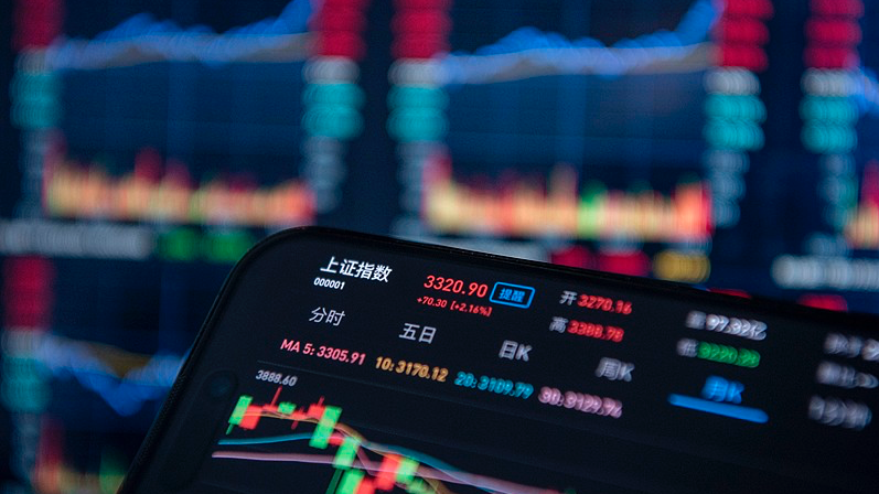 Foreign Investors Rush Back to China’s Markets 🚀📈