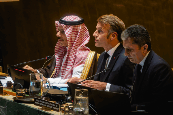 France Backs Palestine: A Step Toward Peace? 🌍✌️ France Backs Palestine: A Step Toward Peace? 🌍✌️