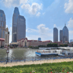 Peng Liyuan Hosts SCO Spouses on Cultural Tour Along Tianjin’s Haihe River 🌉✨