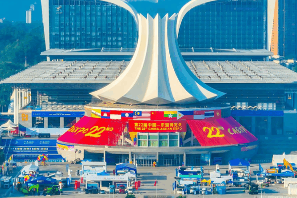 🌟 Tech Meets Tradition at the 22nd China-ASEAN Expo! 🌐✨ 🌟 Tech Meets Tradition at the 22nd China-ASEAN Expo! 🌐✨ video poster