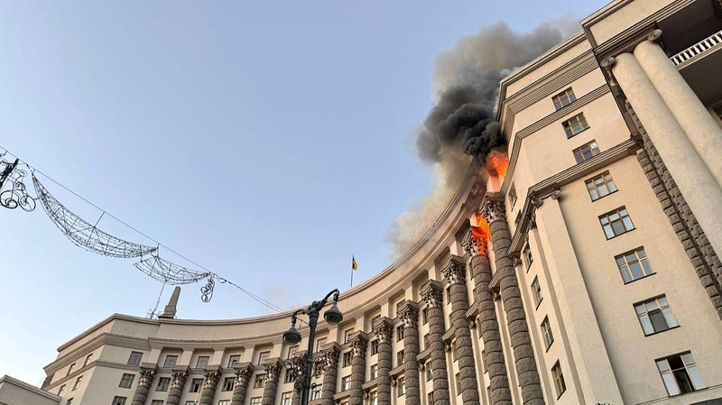HJCYD9ESNTUBZAN4WILF - 🌍NewspaperAmigo – Your Global News Buddy 🗞️ Russia's Overnight Air Assault Ignites Kyiv Government Building 🔥💥