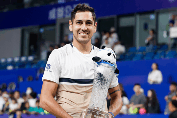 Chile’s Tabilo Stuns Musetti in Chengdu Open Thriller 🎾🔥 Chile's Tabilo Stuns Musetti in Chengdu Open Thriller 🎾🔥