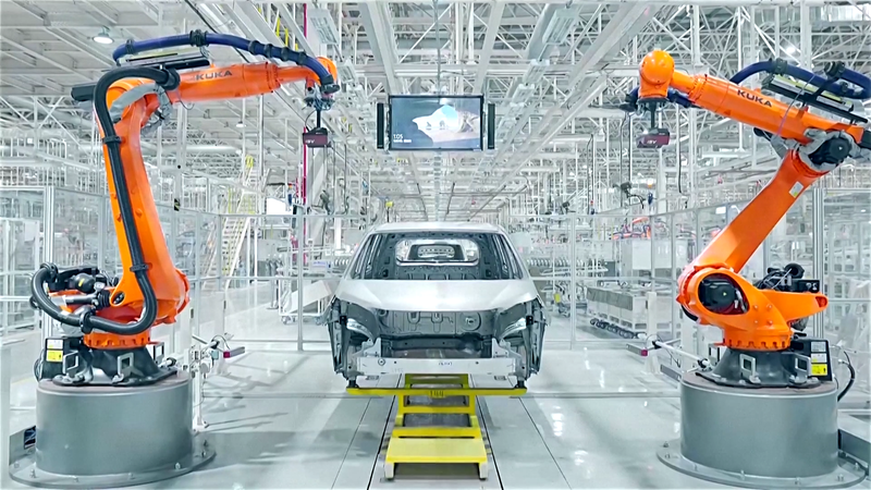 China Dominates WEF's New Global Lighthouse Additions 🌟🏭