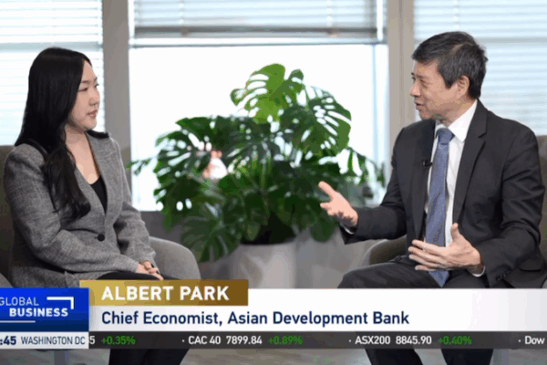 China’s 15th Five-Year Plan: ADB Economist Highlights Green Tech & Digital Growth 🌱💡 China’s 15th Five-Year Plan: ADB Economist Highlights Green Tech & Digital Growth 🌱💡 video poster