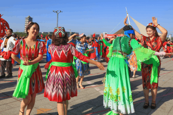 Xinjiang Celebrates Cultural Diversity with Language Protection ππ Xinjiang Celebrates Cultural Diversity with Language Protection ππ