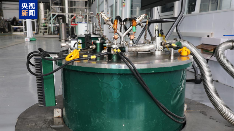 Chinese Scientists Shatter Magnetic Field Record 🌍🔬💥