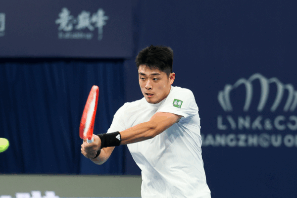 Wu Yibing Stuns Medvedev in Epic ATP Hangzhou Comeback 🎾🔥 Wu Yibing Stuns Medvedev in Epic ATP Hangzhou Comeback 🎾🔥
