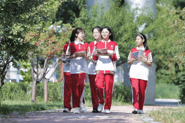 Peng Liyuan Champions Women in Science at UNESCO Event 🌟📚