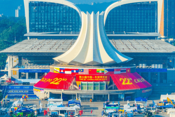 China & ASEAN Boost Ties at Expo 🌏✨ China & ASEAN Boost Ties at Expo 🌏✨