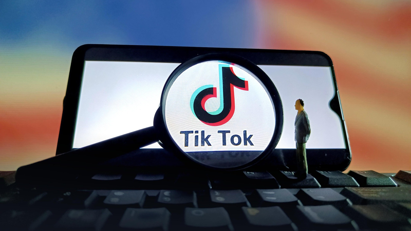 California Governor Hopeful Bets on Spanish TikTok to Win Votes 🗳️📱