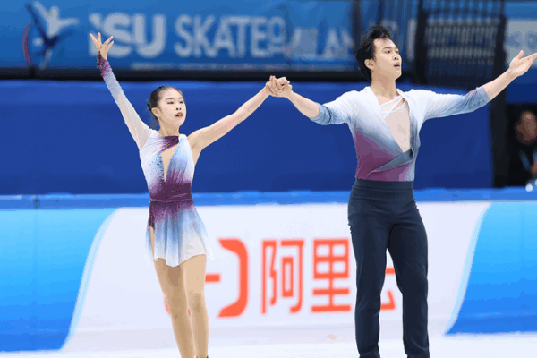 Chinese Skating Duo Secures 2026 Winter Olympics Spot 🎉⛸️ Chinese Skating Duo Secures 2026 Winter Olympics Spot 🎉⛸️