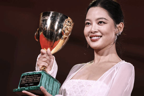 Xin Zhilei Shines at Venice Film Festival 🎬🏆 Xin Zhilei Shines at Venice Film Festival 🎬🏆
