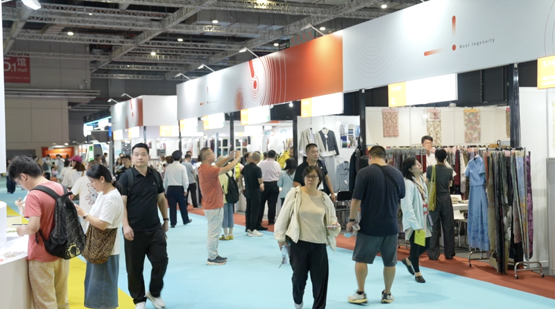 WB9QH9AFVKKB4L9KPU1D - 🌍NewspaperAmigo – Your Global News Buddy 🗞️ Shanghai Fabric Expo Showcases Futuristic Textile Tech 🌐👗 video poster