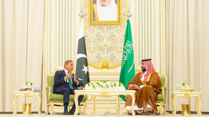 Saudi Arabia & Pakistan Forge Defense Pact to Boost Regional Security 🌍⚔️