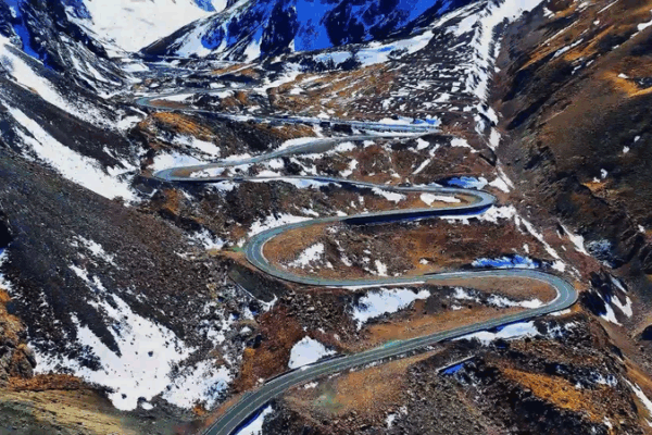 China’s Duku Highway: A 4-Season Adventure in One Day 🏔️🚗 China's Duku Highway: A 4-Season Adventure in One Day 🏔️🚗 video poster