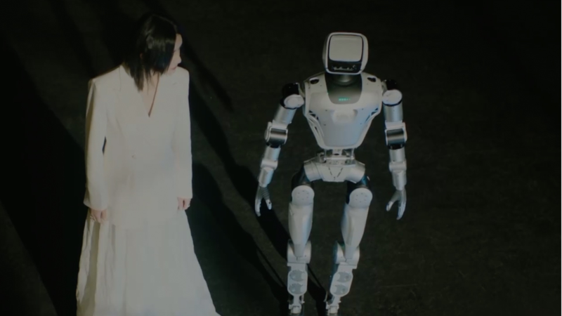 🤖✨ Ancient Bronzes Meet Futuristic Robots at China’s Mid-Autumn Gala! 🤖✨ Ancient Bronzes Meet Futuristic Robots at China's Mid-Autumn Gala! video poster