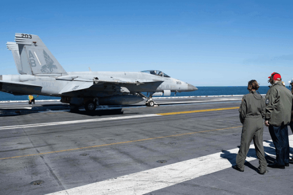 U.S. Navyโs Next-Gen Stealth Fighter Race Heats Up: Boeing vs. Northrop Grumman ๐ฉ๏ธ๐บ๐ธ U.S. Navyโs Next-Gen Stealth Fighter Race Heats Up: Boeing vs. Northrop Grumman ๐ฉ๏ธ๐บ๐ธ