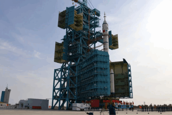 China’s Shenzhou-21 Crewed Mission Prepares for Liftoff 🚀 China’s Shenzhou-21 Crewed Mission Prepares for Liftoff 🚀