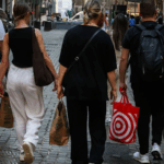 3CSUSFXSXGY21CXI8BDP - 🌍NewspaperAmigo – Your Global News Buddy 🗞️ 💰 U.S. Consumers Foot Over Half of Trump Tariff Costs, Report Says