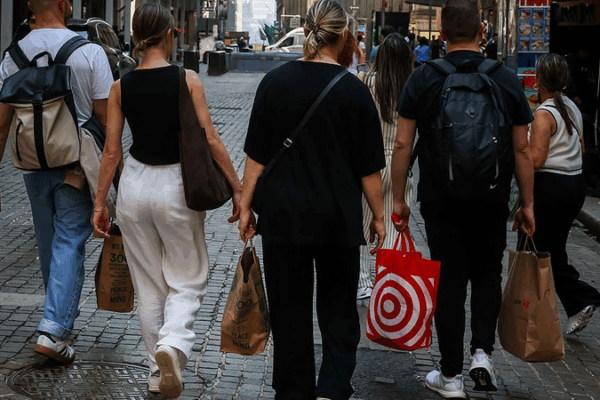 💰 U.S. Consumers Foot Over Half of Trump Tariff Costs, Report Says