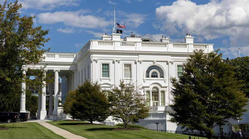 3OWZ8EGPUFWCA9QE2NJF - 🌍NewspaperAmigo – Your Global News Buddy 🗞️ U.S. Government Shutdown Sparks Travel Chaos & Political Tensions ✈️💥