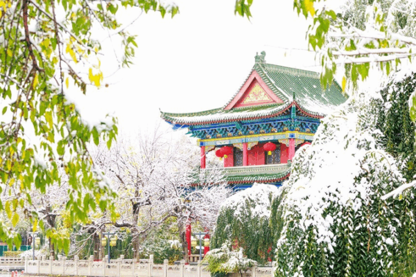 Urumqi’s Ancient Architecture Shines in Winter Wonderland ❄️🏯 Urumqi's Ancient Architecture Shines in Winter Wonderland ❄️🏯 video poster