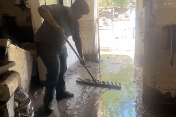 U.S. Flood Insurance Freeze Sparks Crisis Amid Shutdown 🌪️💸 video poster