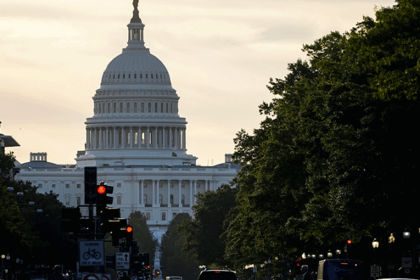 US Shutdown Sparks Global Market Jitters ๐๐ US Shutdown Sparks Global Market Jitters ๐๐