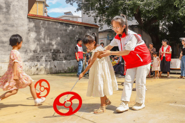 Youth Power Ignites China’s ‘Go West’ Program 🌟👩🎓👨⚕️ Youth Power Ignites China’s ‘Go West’ Program 🌟👩🎓👨⚕️