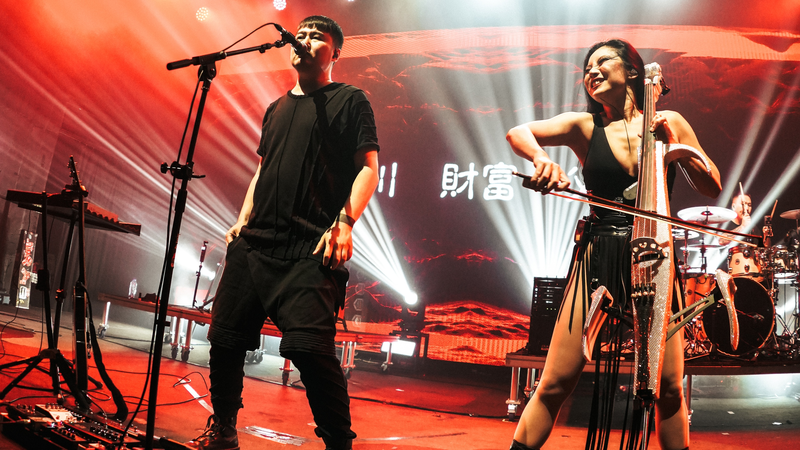 6B6OQE7RD5679ZFX52L7 - 🌍NewspaperAmigo – Your Global News Buddy 🗞️ Cello Star Tina Guo Bridges Genres from Hollywood to China 🎻✨ video poster