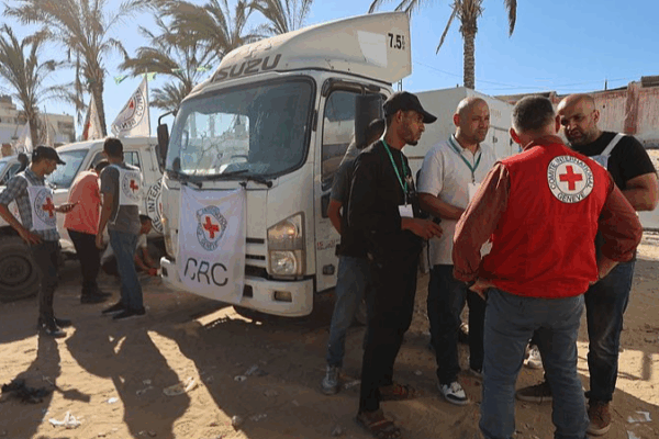 Aid Trucks Enter Gaza as Hostage Dispute Pauses 🚚⚖️ Aid Trucks Enter Gaza as Hostage Dispute Pauses 🚚⚖️