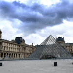 6K7DKADUX7RQHYQY86XD - 🌍NewspaperAmigo – Your Global News Buddy 🗞️ Louvre Reopens After Daring Jewel Heist 🎭💎 video poster