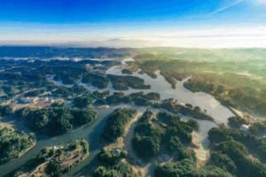 China’s Green Revolution: Balancing Industry & Ecology 🌱🏭