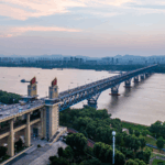 8XOPTQU1AH2D5W2TWSMC - 🌍NewspaperAmigo – Your Global News Buddy 🗞️ Nanjing Yangtze River Bridge: China’s Icon of Innovation 🌉✨ video poster