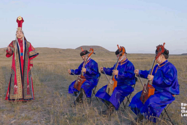 Morin Khuur: Mongolia’s Soulful Horse-Head Fiddle 🎵🐎 Morin Khuur: Mongolia’s Soulful Horse-Head Fiddle 🎵🐎 video poster