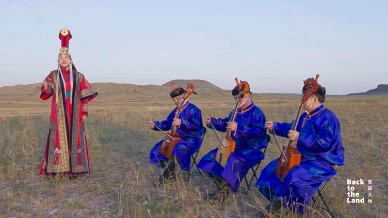 92COKK9RKK47OMRM0BWM - 🌍NewspaperAmigo – Your Global News Buddy 🗞️ Morin Khuur: Mongolia’s Soulful Horse-Head Fiddle 🎵🐎 video poster