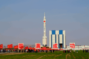 🚀 Behind the Scenes: Shenzhou-21’s Rocket Transfer Challenges Revealed!