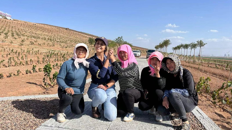 BBIPJGGAUQUGR51JVL91 - 🌍NewspaperAmigo – Your Global News Buddy 🗞️ From Chile to China: A Winemaker’s Journey in Ningxia 🍷✨