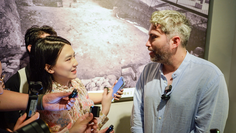 D18DB5SZ40NBOE44AO7X - 🌍NewspaperAmigo – Your Global News Buddy 🗞️ Jingdezhen: Where Ceramics Unite the World 🌍🏺 video poster