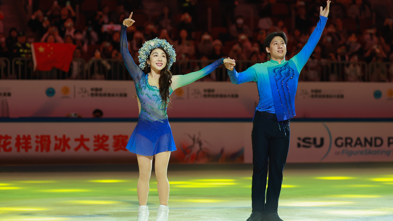 DKBNAOFO3UAEIO89TMW0 - 🌍NewspaperAmigo – Your Global News Buddy 🗞️ Sui & Han Skate to Bronze in Grand Prix Comeback 🥉⛸️