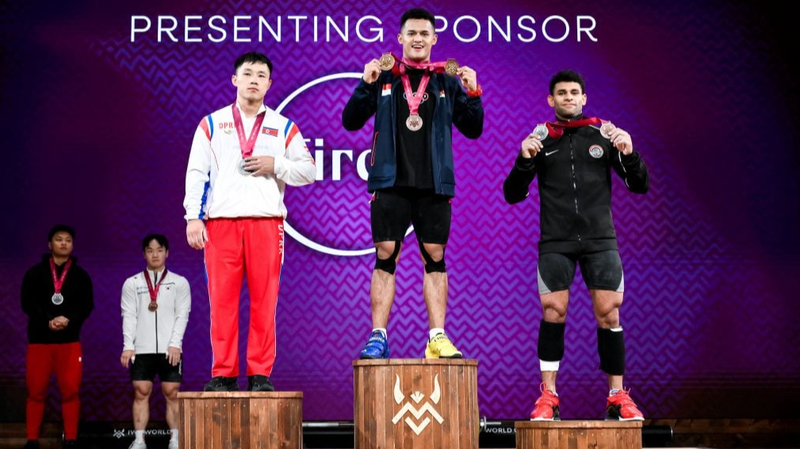 🇮🇩 Rizki Juniansyah Smashes Clean & Jerk World Record with 204kg Lift! 🏋️♂️💥