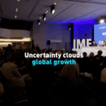 🌍 Global Economy at Crossroads: AI Boom vs. Trade Risks video poster