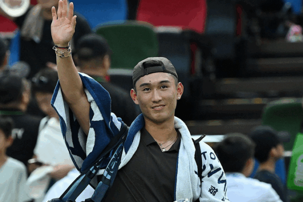 Shang Stumbles, Zverev Shocked at Shanghai Masters 🎾🔥 Shang Stumbles, Zverev Shocked at Shanghai Masters 🎾🔥