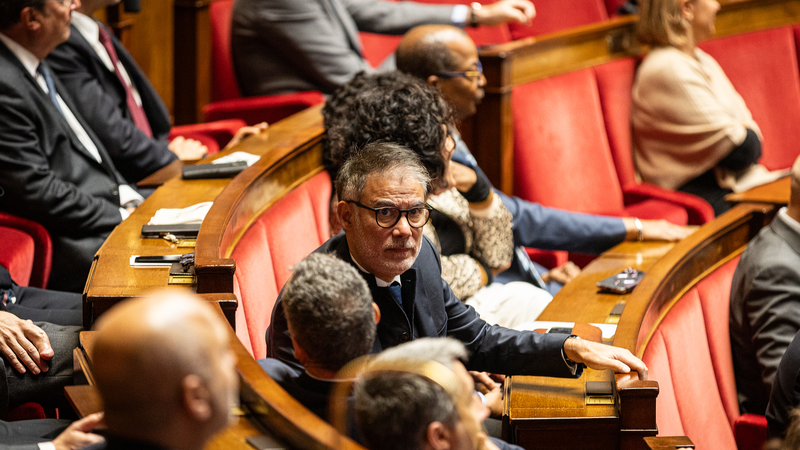 GD0P2S8RHKE1B5OKICC7 - 🌍NewspaperAmigo – Your Global News Buddy 🗞️ French Budget Battle: Socialists Threaten Government Shake-Up 💥